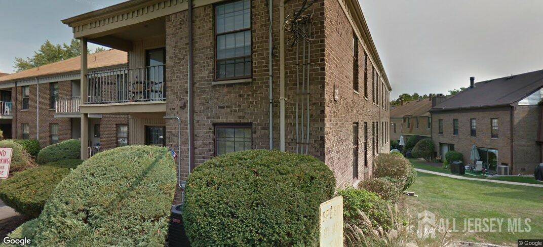 323 Gill LN #12K, Iselin, NJ 08830