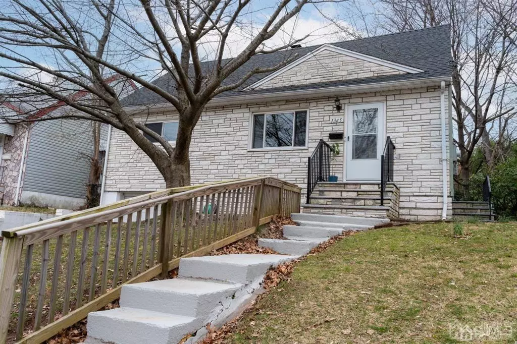 Plainfield, NJ 07062,1365 Columbia AVE