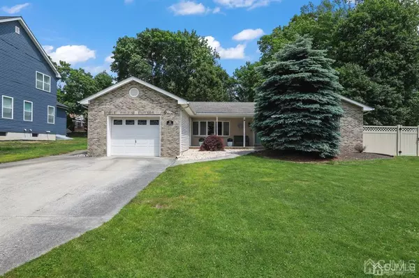 Aberdeen, NJ 07747,31 Woodbrook DR