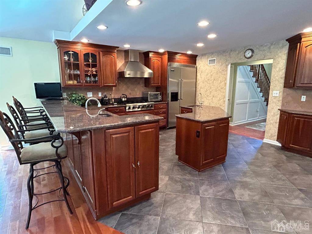 Colonia, NJ 07067,71 Ravine DR