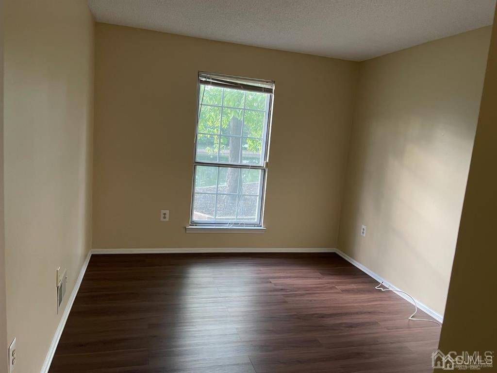North Brunswick, NJ 08902,308 Wimbeldon CT