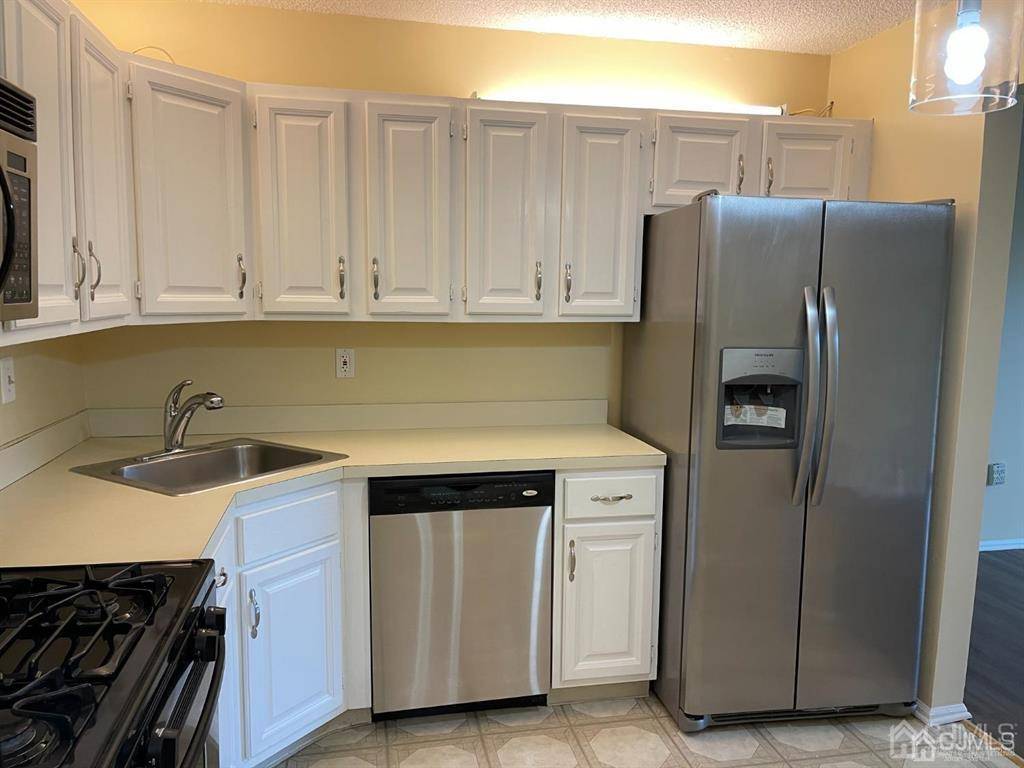 North Brunswick, NJ 08902,308 Wimbeldon CT