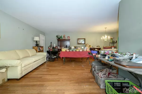 Hillsborough, NJ 08844,527 Andria AVE #223