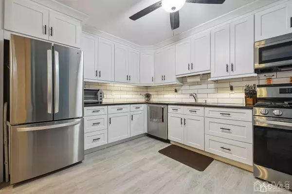 Sayreville, NJ 08859,12 Tall Oaks CT