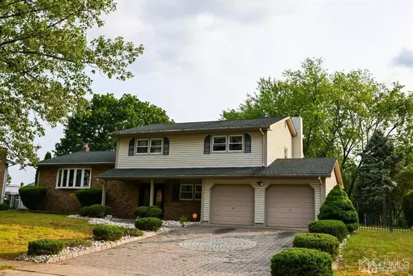 60 Coventry CIR, Piscataway, NJ 08854