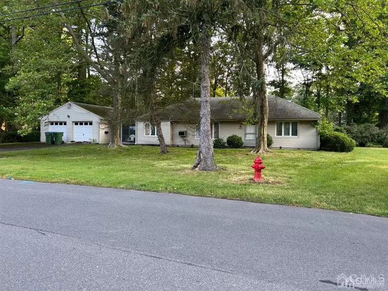 64 Richard RD, Edison, NJ 08820