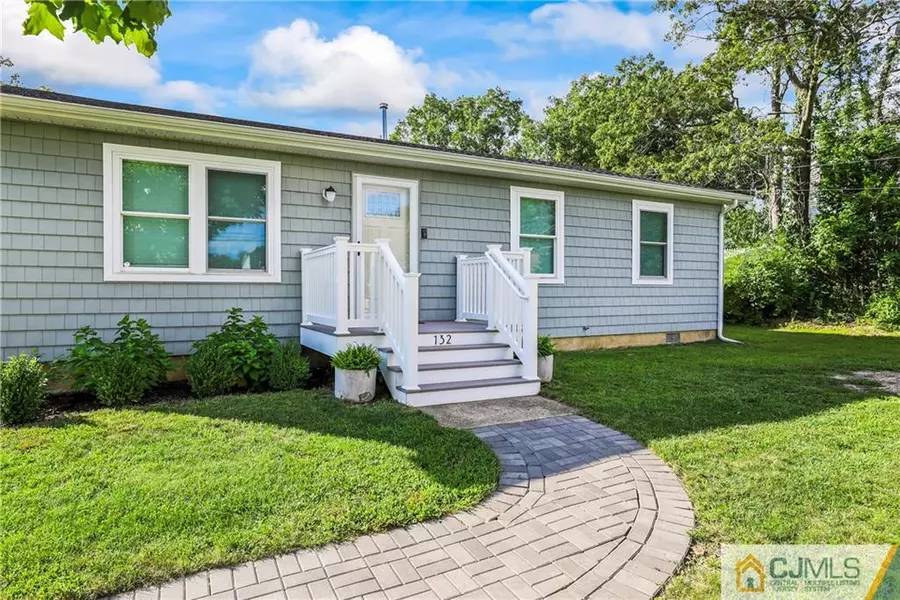 132 Bluejacket AVE, Stafford, NJ 08050