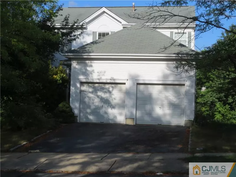 41 Park Knoll DR, East Brunswick, NJ 08816