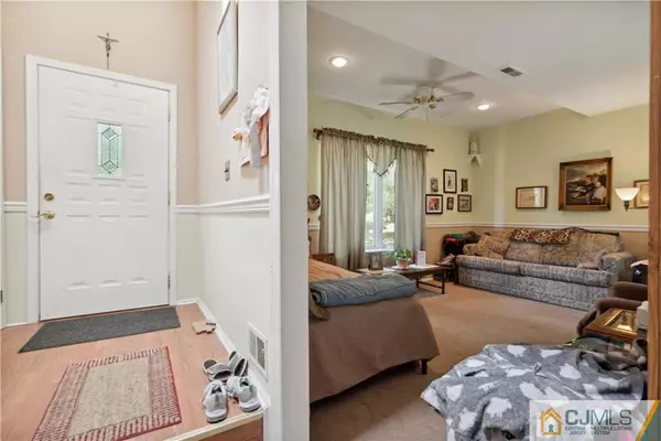 South Brunswick, NJ 08810,48 Jeffrey CIR