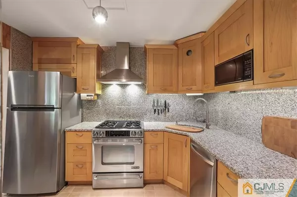 Helmetta, NJ 08828,809 Meadow CT #809