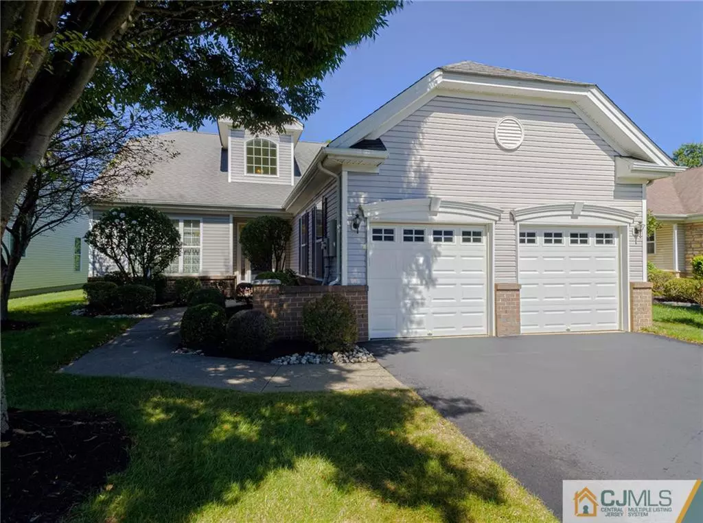 Monroe, NJ 08831,319 Greenleaf WAY #319