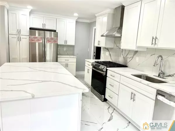 Piscataway, NJ 08854,16 Sturbridge DR E