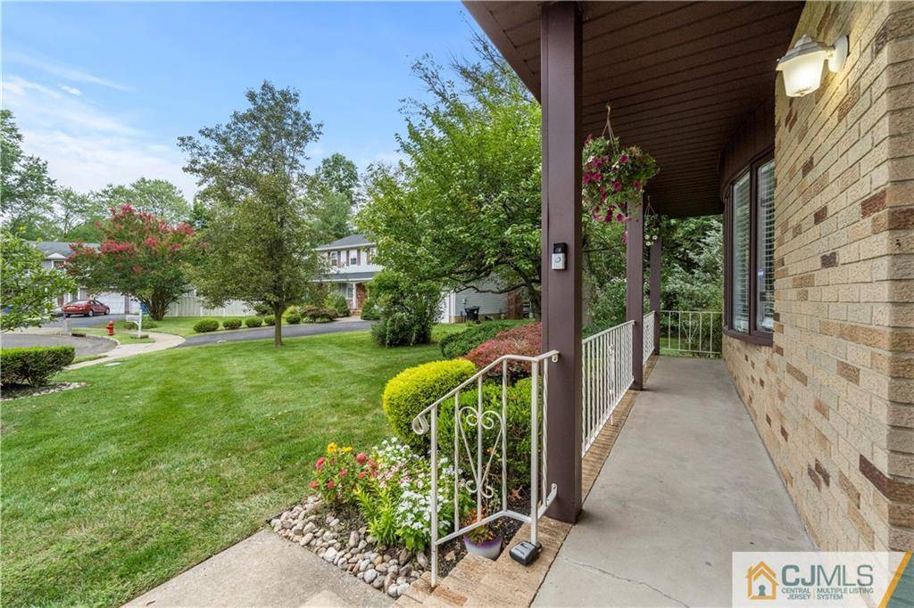 North Brunswick, NJ 08902,5 Bradley CT