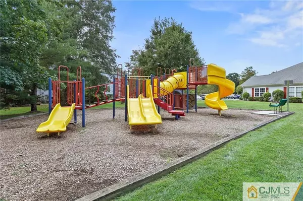 South Amboy, NJ 08879,17 Rozalyn LN #17