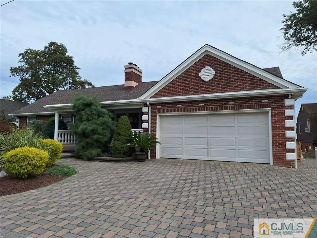 South Amboy, NJ 08879,803 Charles ST