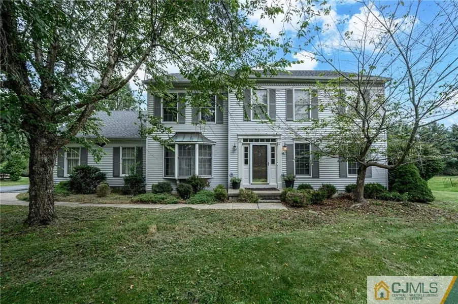 9 Pebble Beach WAY, Washington Twp, NJ 07882