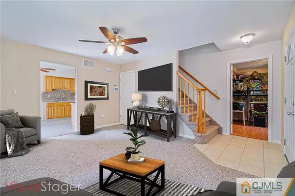 Helmetta, NJ 08828,18 Main ST