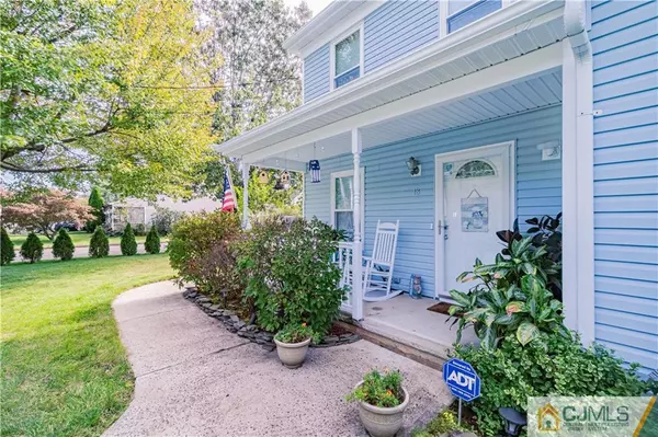 Helmetta, NJ 08828,18 Main ST