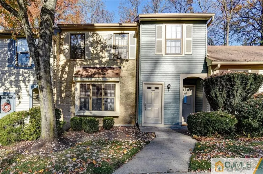 227 Perth Hill CT, Aberdeen, NJ 07747