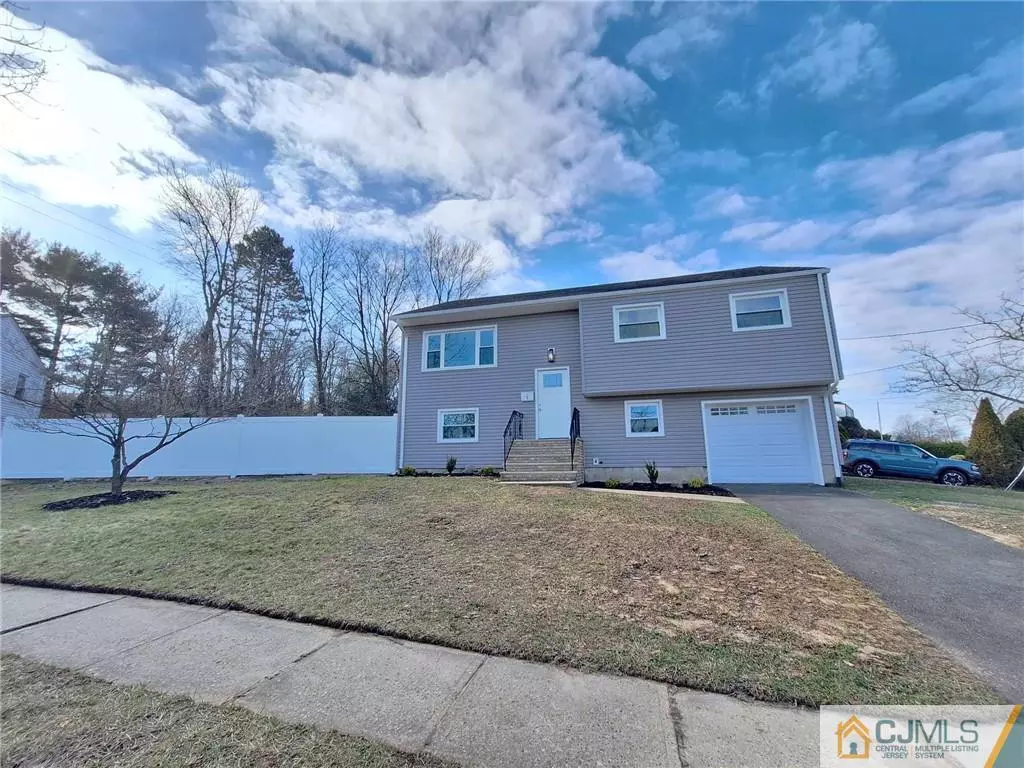 South Amboy, NJ 08879,2 Charmello DR