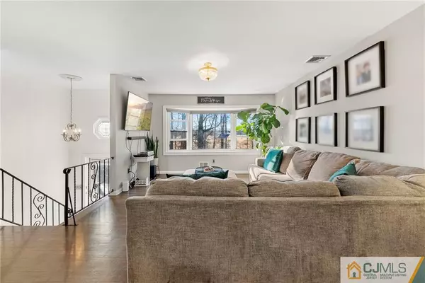 Port Reading, NJ 07064,70 6th AVE