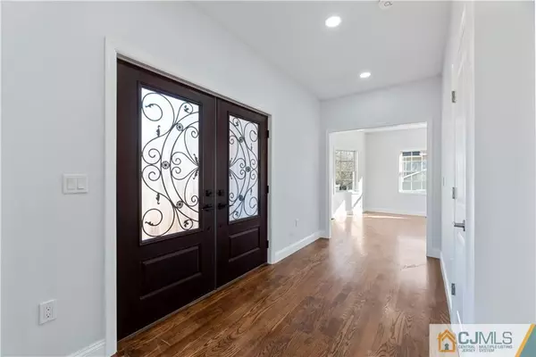 Sayreville, NJ 08859,3 Yorkshire PL