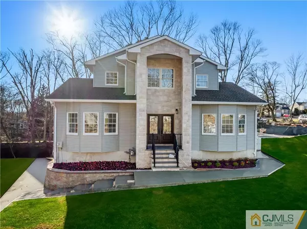 5 Warwick RD, Sayreville, NJ 08859