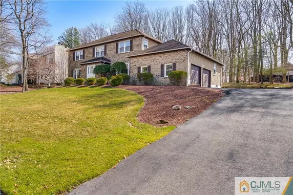 South Brunswick, NJ 08852,12 Woodgate DR
