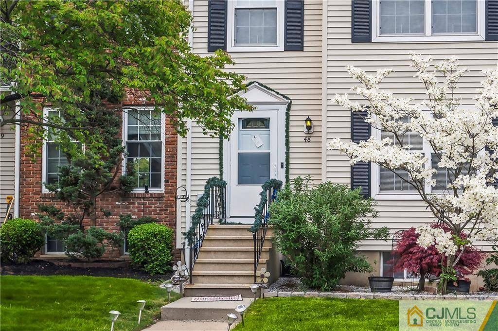 48 Delikat LN, Sayreville, NJ 08872