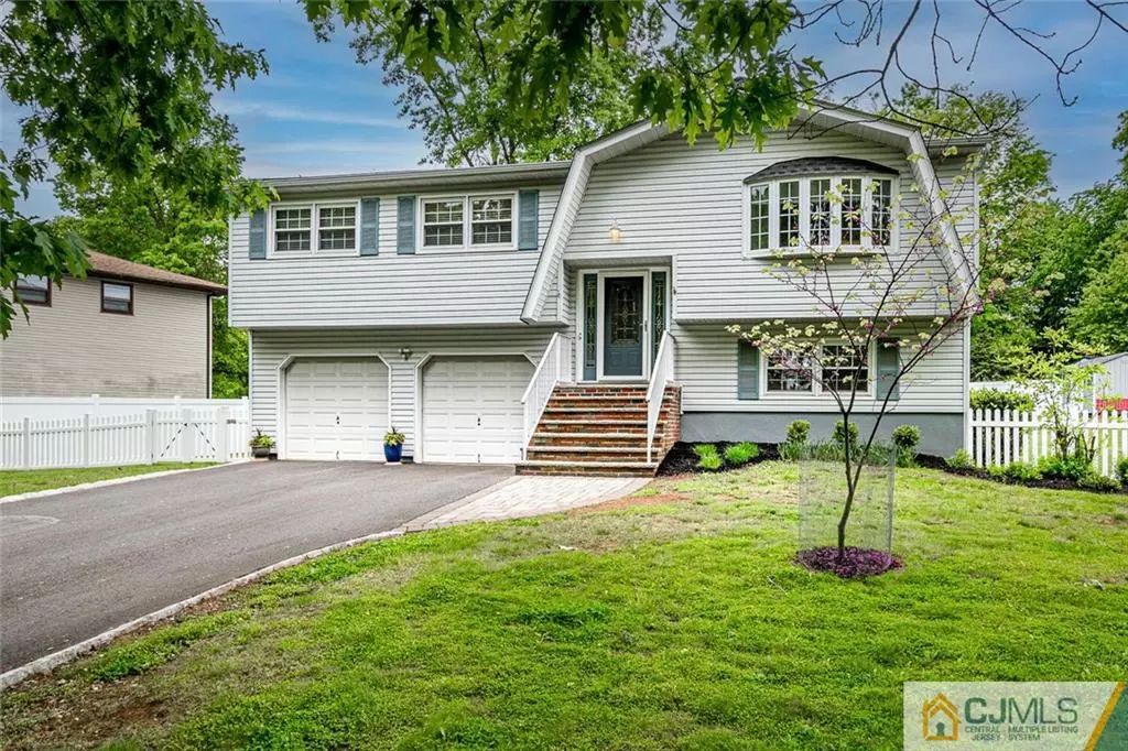 Piscataway, NJ 08854,4 Sunburst LN