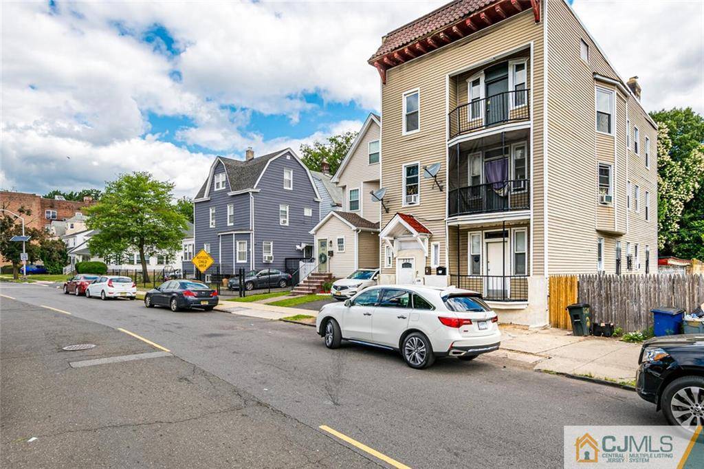 East Orange, NJ 07017,120 4th AVE