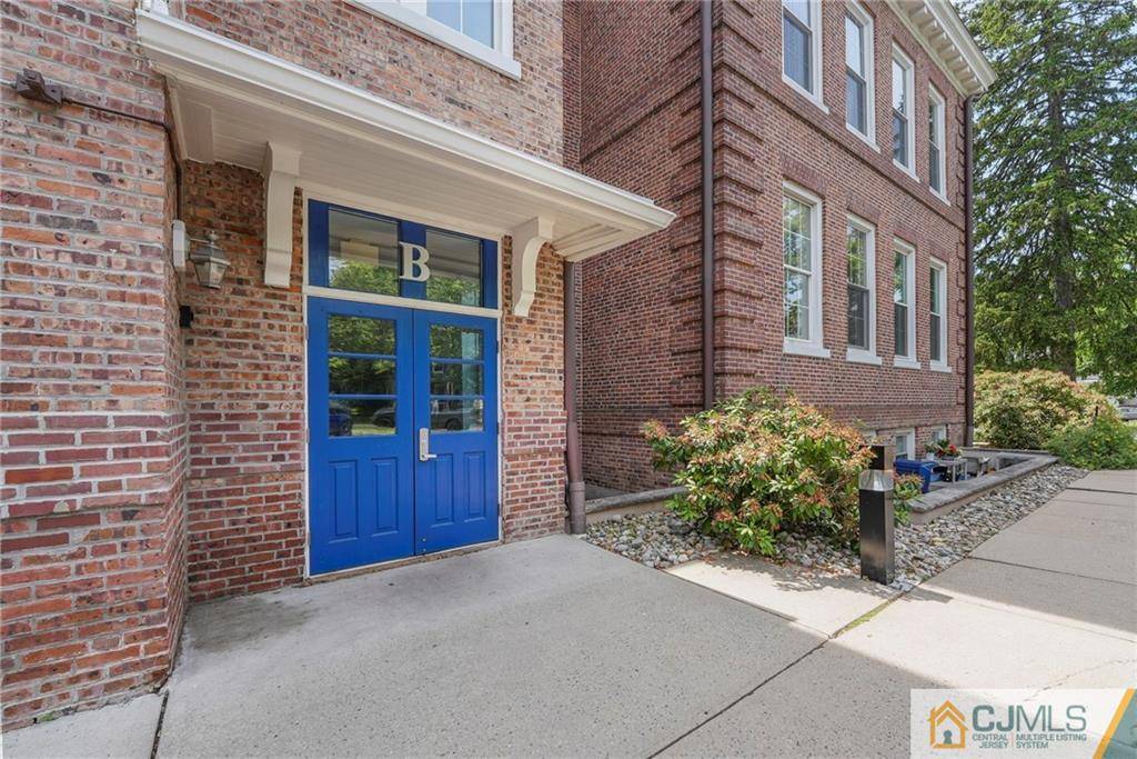 Highland Park, NJ 08904,201 S 2nd AVE #26