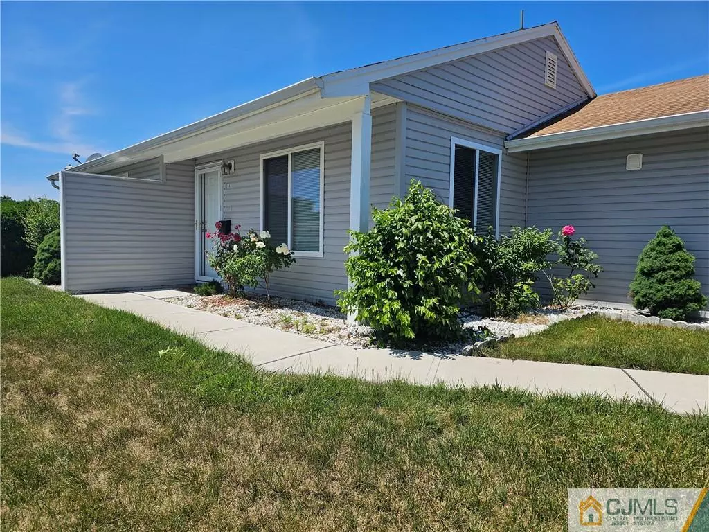 Monroe, NJ 08831,26 Larch PLZ #26A
