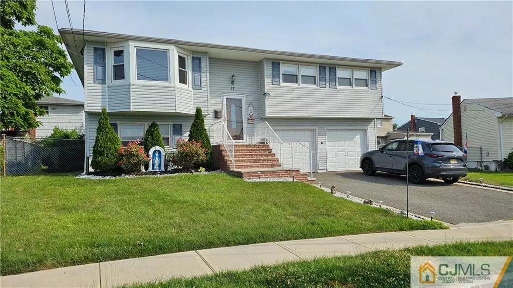 17 Sterling CT, Perth Amboy, NJ 08861