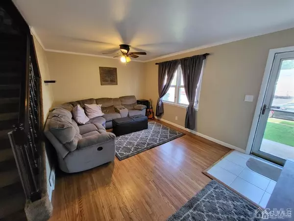 East Brunswick, NJ 08816,56 Merrill AVE