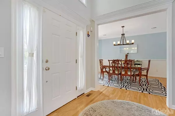East Brunswick, NJ 08816,14 Apple Ridge WAY