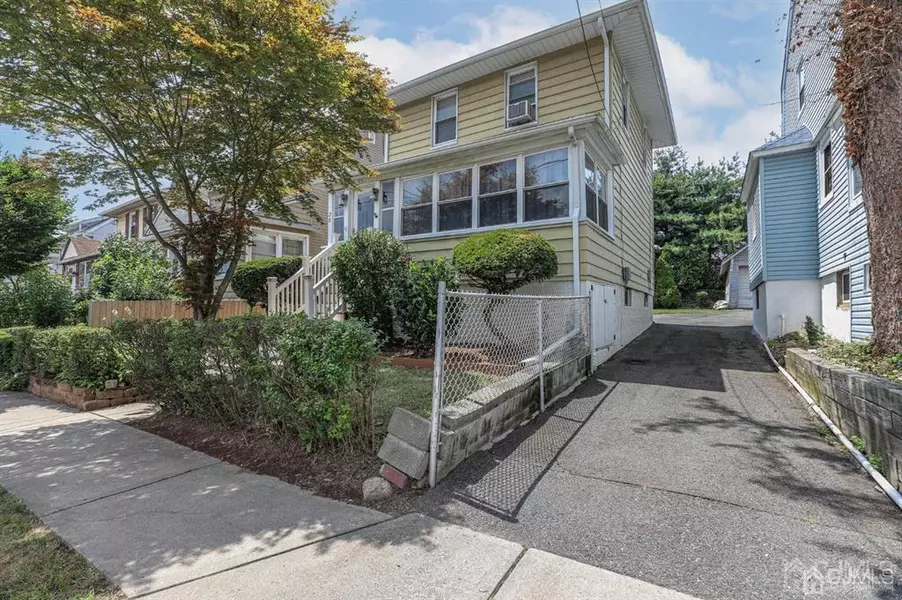 25 Central PL, West Orange, NJ 07052