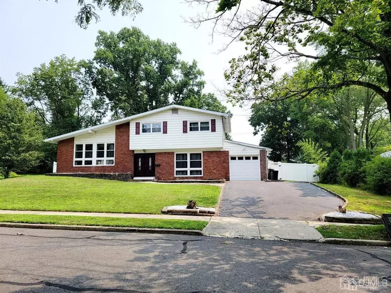 15 Colburn RD, East Brunswick, NJ 08816