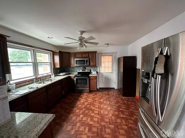 Iselin, NJ 08830,14 Coakley ST