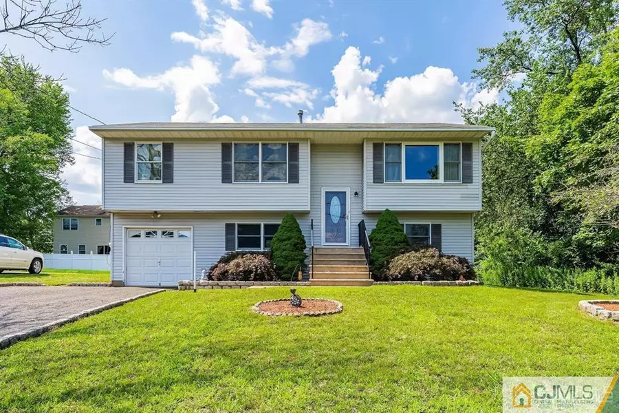 10 Irvington AVE, Franklin, NJ 08873