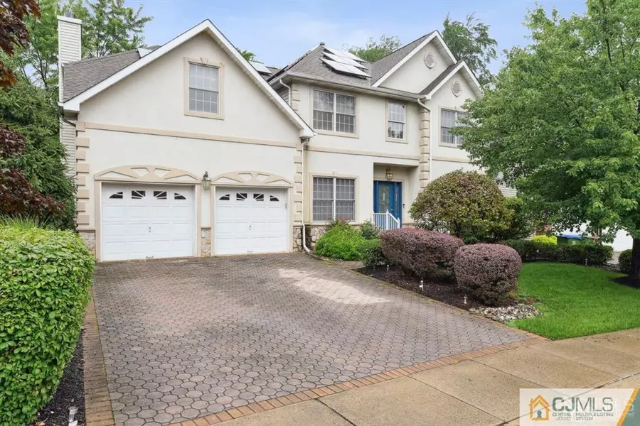 26 Melbloum LN, Edison, NJ 08837