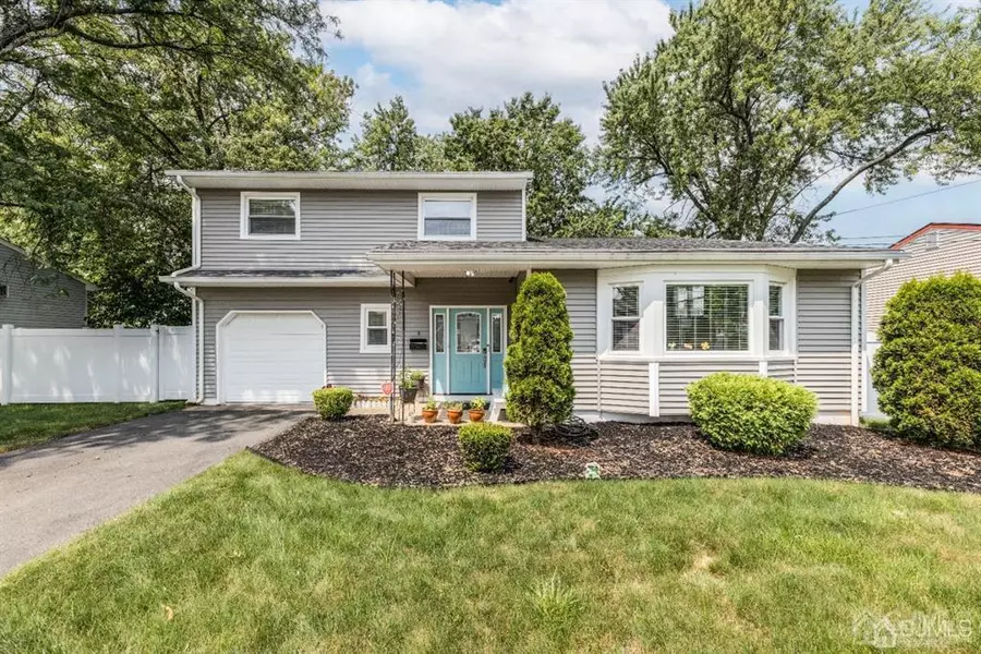 9 Gaffney WAY, Port Reading, NJ 07064