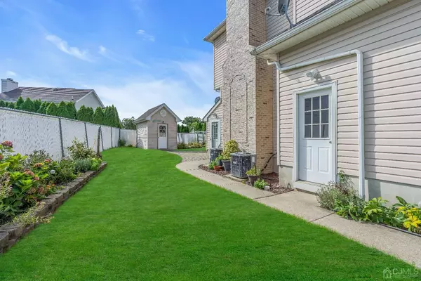 South Amboy, NJ 08879,63 Morris CT