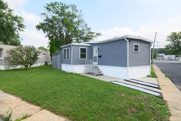 Hazlet, NJ 07730,2 Locust GRV