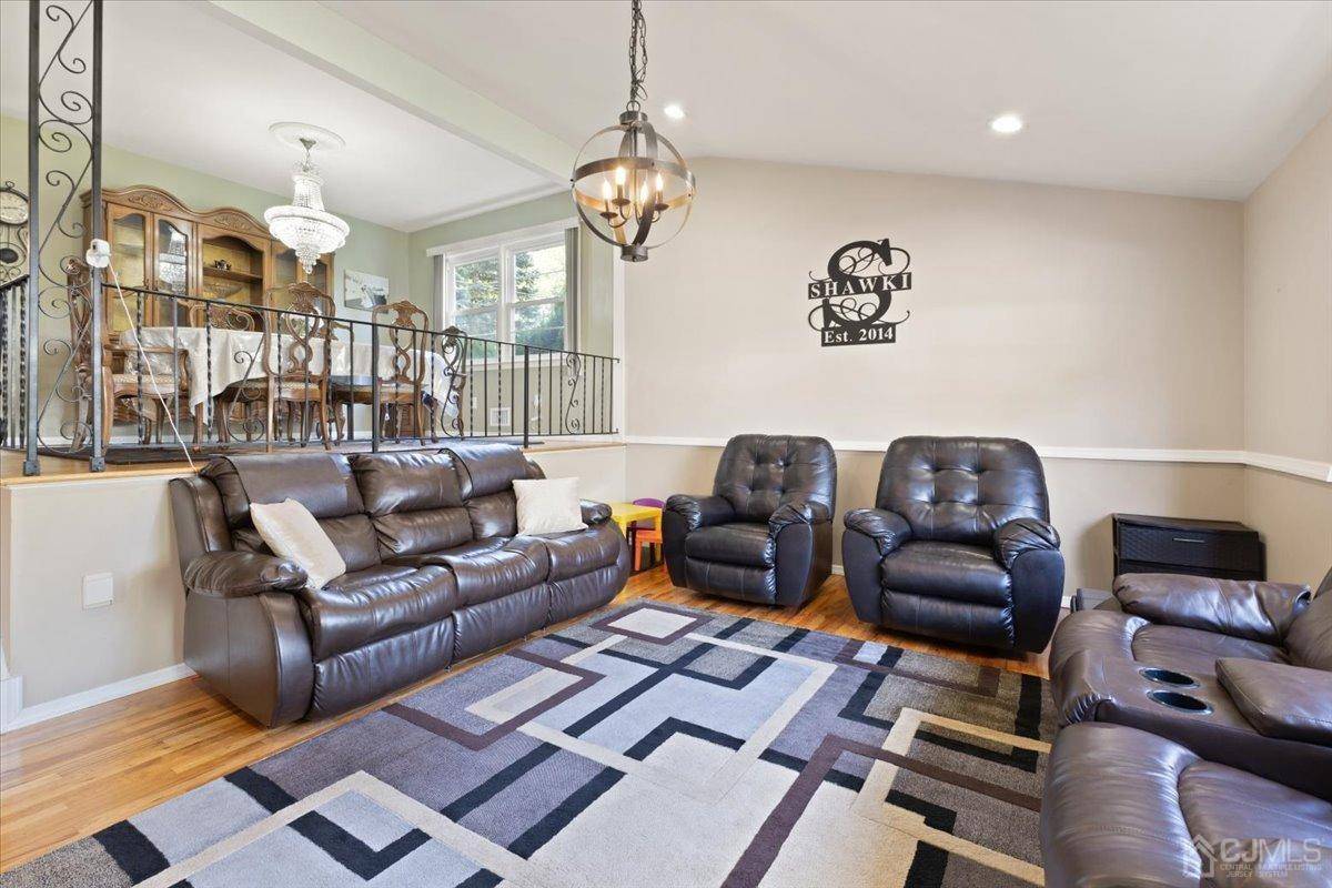 Spotswood, NJ 08884,115 Janice DR