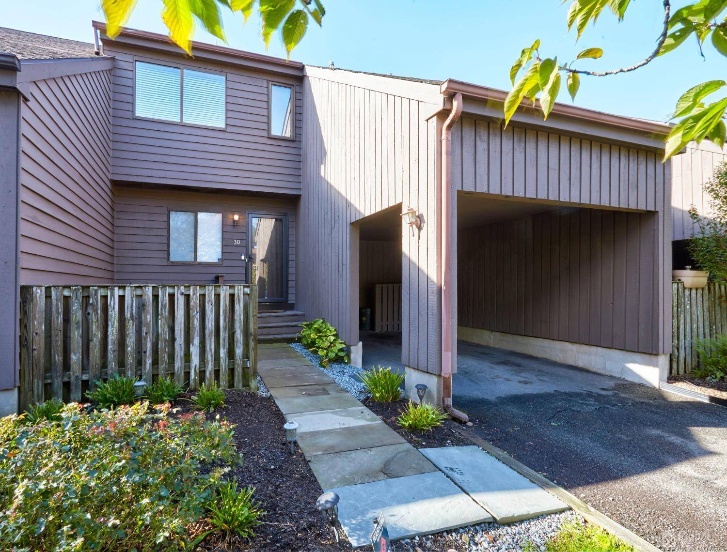 30 Matthew DR, Ewing, NJ 08628