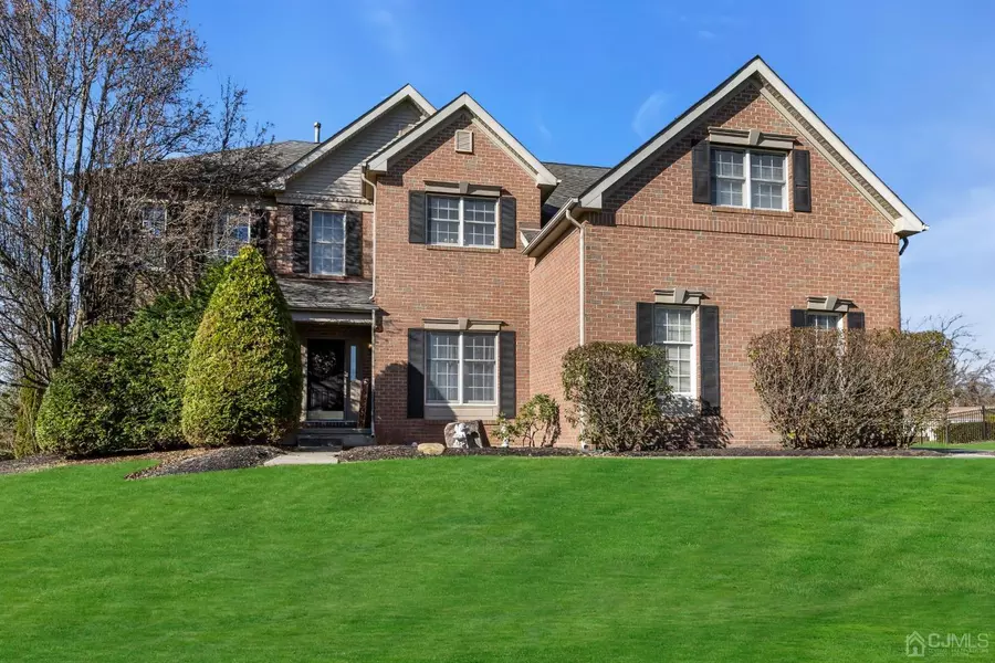 4 Saddle CT, Monroe, NJ 08831