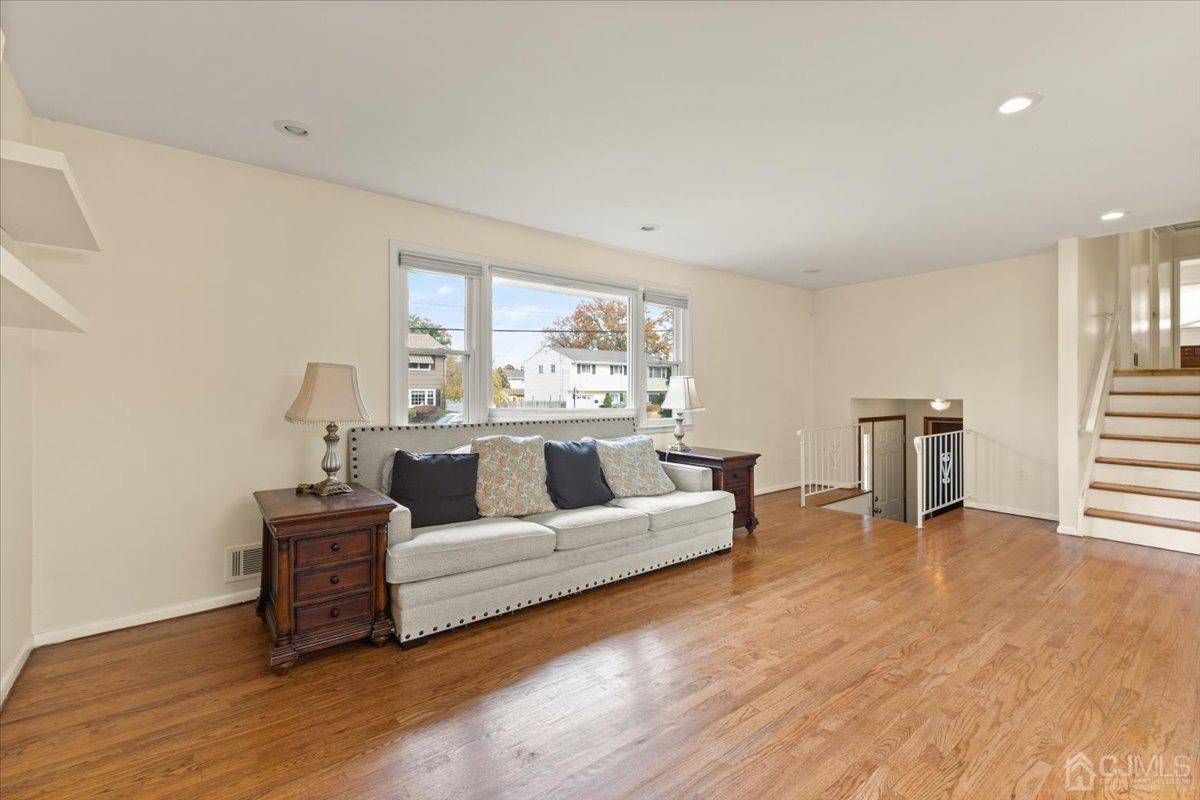 Middlesex, NJ 08846,27 Princeton DR