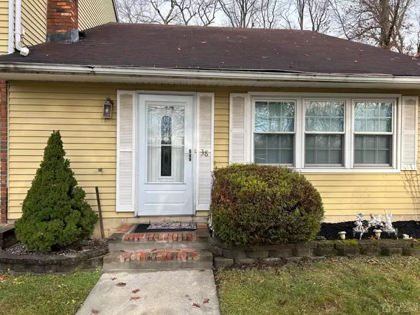 38 Townsend DR, Middlesex, NJ 07747