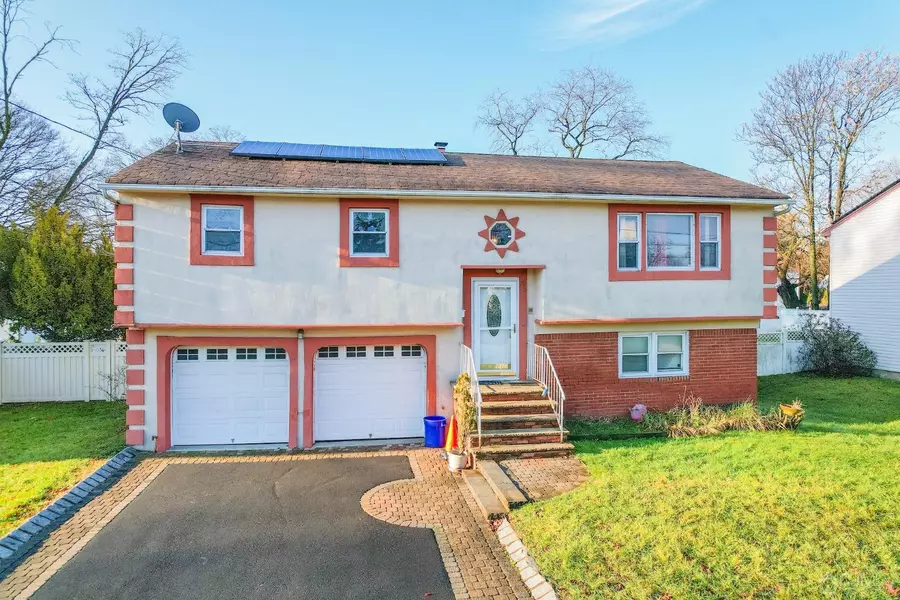 312 Oak PL, Piscataway, NJ 08854